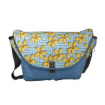 A bolsa mensageiro feliz do azul das flores
