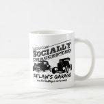A garagem do fora da lei. Hot rod social unaccepte Caneca