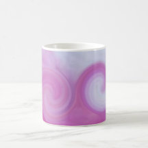 A lavanda acena dois canecas