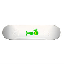 Alienígena de espaço que pisca o sinal de paz skates personalizados