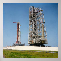 Apollo 10 na plataforma de lançamento pôsteres