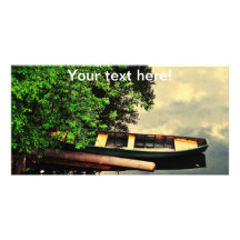 Barco em um lago cartao com fotos