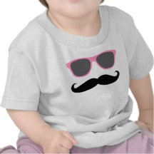 bigode engraçado e máscaras cor-de-rosa t-shirt