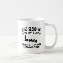 Cães que Sledding o design Caneca