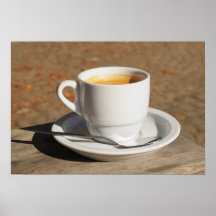 Café quente no copo cerâmico branco posters