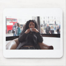 Café triguenho bonito do bebendo mouse pad