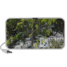 Caminhada do animal de estimação com árvores caixinhas de som para laptop