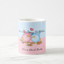 Caneca customizável do pássaro do amor do aniversá