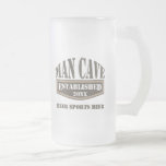 Caneca de cerveja da caverna do homem canegas