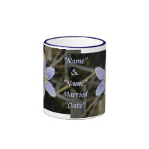 Caneca do casamento de Hepatica para a personaliza