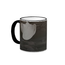 Caneca grave do cheio da cena do Dia das Bruxas