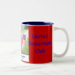 Caneca patriótica unida do clube do Doberman