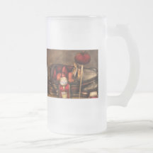 Carro - no posto de gasolina caneca