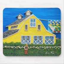 Celeiro amarelo Mousepad
