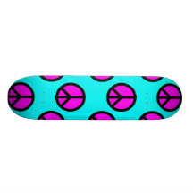 Cerceta adolescente Groovy do Hippie e sinais de p Skate