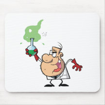 Cientista louco engraçado que guardara a poção ver mousepads