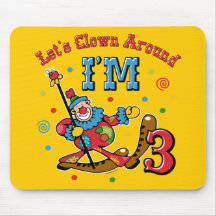 Clown ao redor o aniversário de 3 anos mousepad