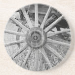 Coaster preto e branco da roda de vagão porta-copos