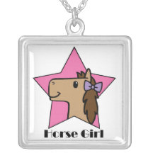 Colar bonito da menina do cavalo