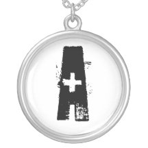 Colar de prata inicial customizável do Grunge
