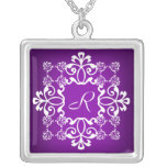 Colar Monogrammed do damasco roxo e branco