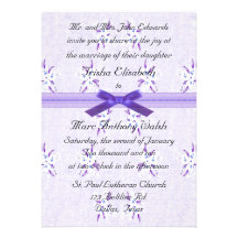 Convite floral roxo extravagante do casamento