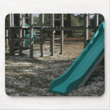 Corrediça verde do campo de jogos, gym de madeira  mousepads