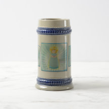Criança divina que brilha a caneca das asas de anj