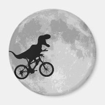 Dinossauro em uma bicicleta no céu com lua imã