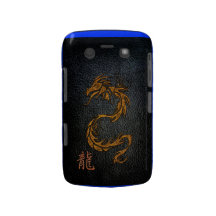 Dragão dourado chinês na caixa preta de Blackberry Capa Blackberry