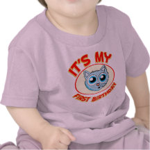 É meu t-shirt do gatinho do primeiro aniversario