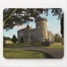 Em Ireland, a entrada lateral do castelo de Dromol Mouse Pad