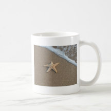 Estrela do mar na praia caneca