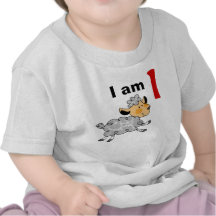 Eu sou hoje de 1 ano (o cordeiro pequeno bonito) camisetas