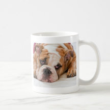 Filhote de cachorro inglês do buldogue canecas