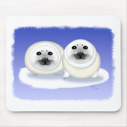 Filhotes de cachorro de selo brancos Mousepad
