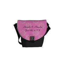 Flores cor-de-rosa que wedding favores bolsa mensageiro
