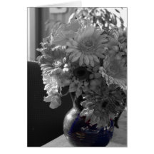 Flores no cartão preto e branco da fotografia do v