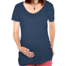 Há um bebê dentro aqui! camiseta de maternidade