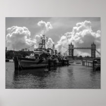 HMS Belfast e ponte da torre Posters