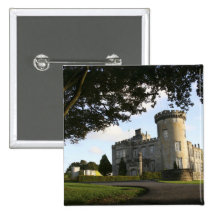 Ireland, a entrada lateral do castelo de Dromoland Boton