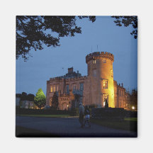 Ireland, o castelo de Dromoland iluminou-se no cre Imãs De Refrigerador