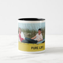 Keri e caneca de café