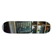 Mantimentos na loja geral skate boards
