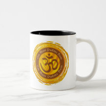 Mantra tibetana com símbolo de Aum Caneca