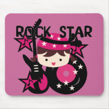 Menina triguenha da estrela do rock mousepad