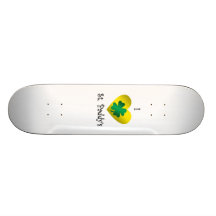 Mim almofada do santo do coração no verde e no our skate