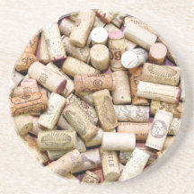 O vinho arrolha a porta copos