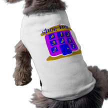 Pensão dos calçados com calçados e botas camisetas para cães