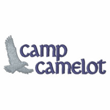 Polo marcado Camelot do acampamento